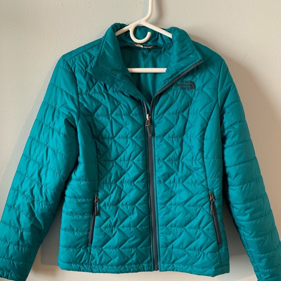 Women’s North Face Jacket Size Medium Like New - Picture 2 of 4